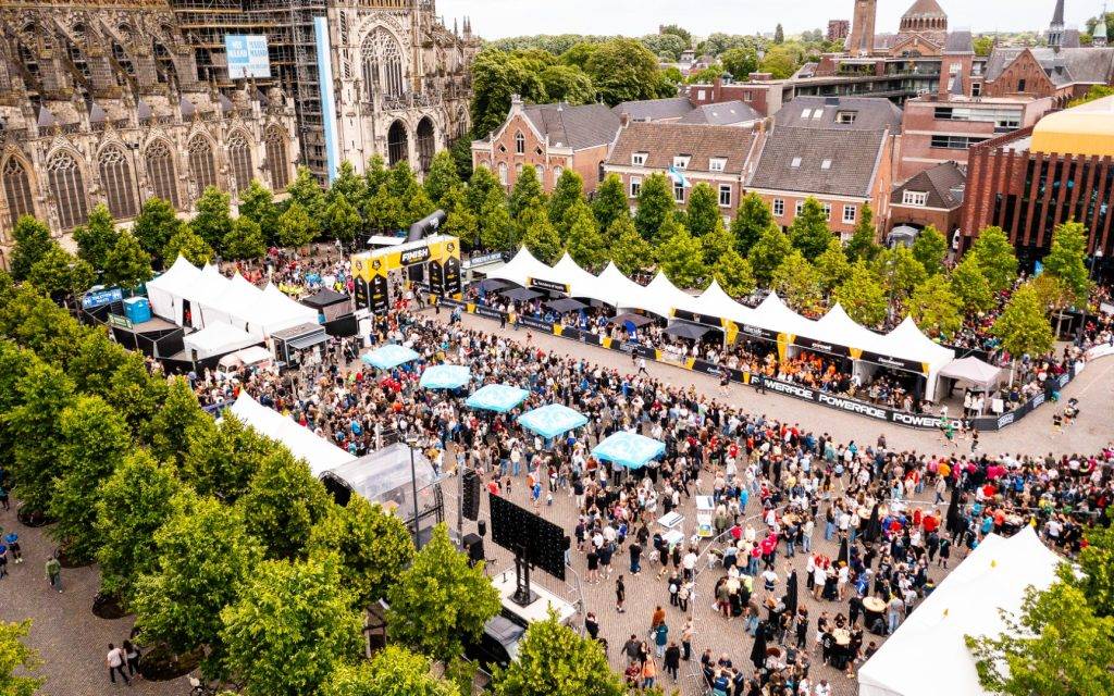 De Parade in 's-hertogenbosch tijdens de L - founder s of loyalty Vestingloop
