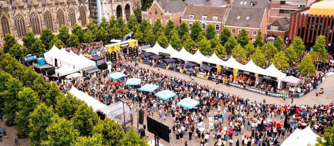 De Parade in 's-hertogenbosch tijdens de L - founder s of loyalty Vestingloop
